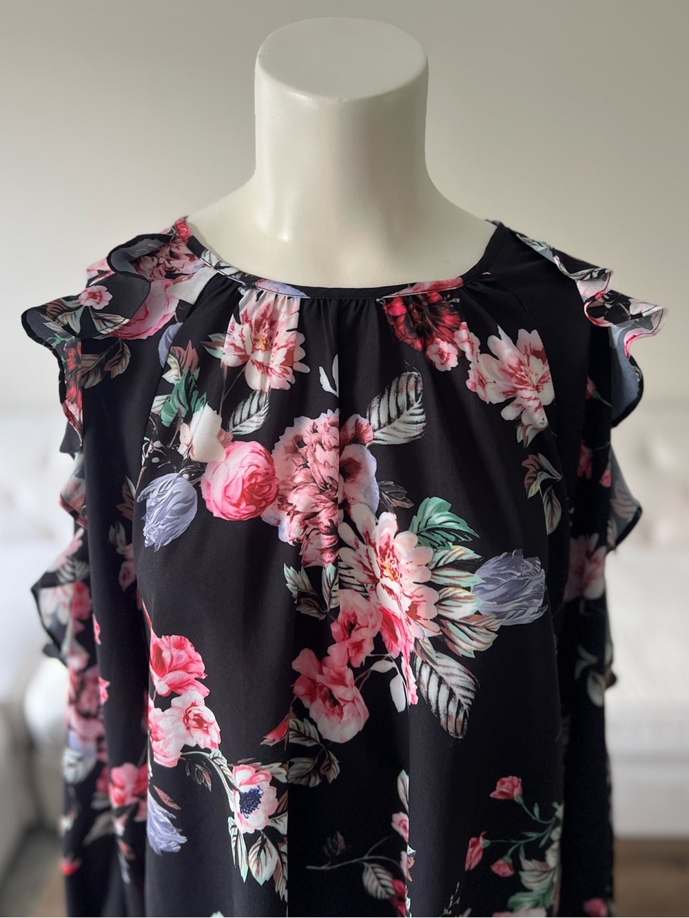 Saks Fifth Avenue Black Bright Floral Long Sleeve Ruffle Blouse Button Cuff
